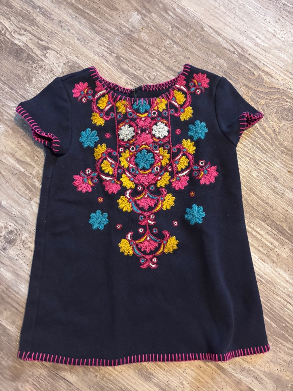 GENUINE KIDS  Embroidered Dress SIZE 5T